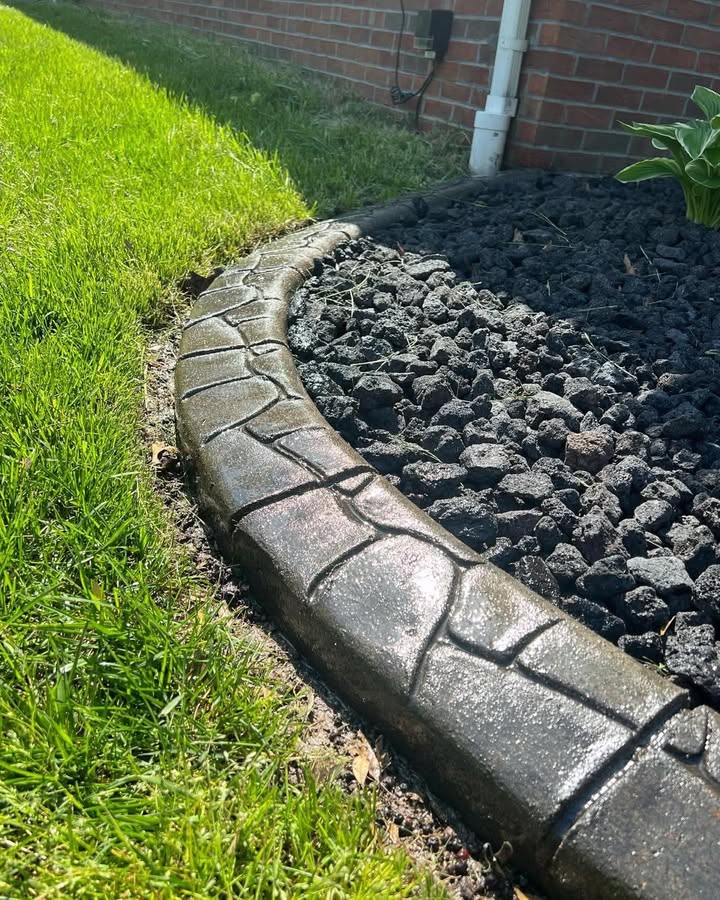 Flagstone stamped concrete curbing pattern